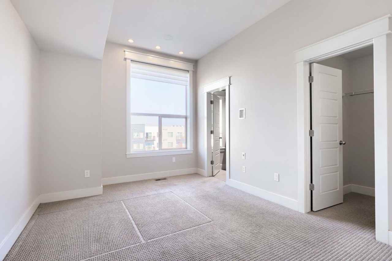 8316 E 35th Ave - Photo 7 of 12