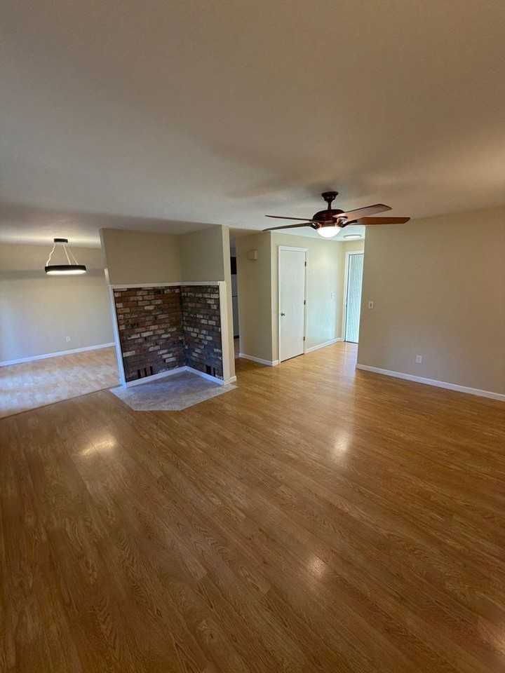 88075 6th St - Photo 4 of 28