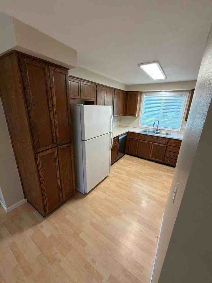 88075 6th St - Photo 7 of 28