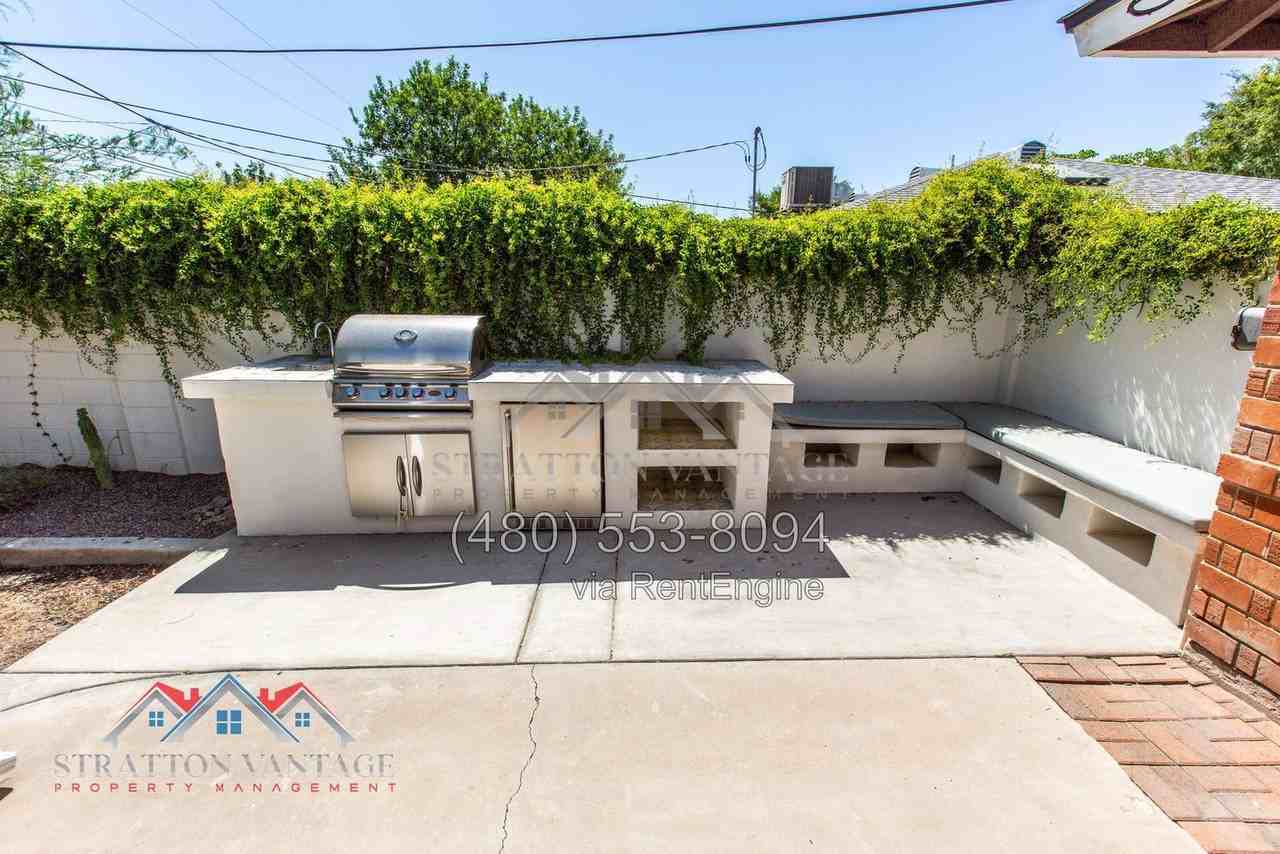 1839 E Palo Verde Dr - Photo 7 of 45