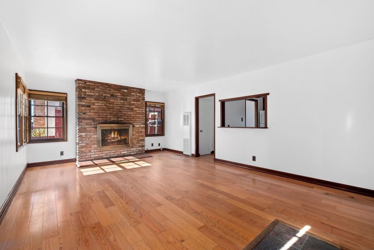 6520 E Ocean Blvd - Photo 4 of 9