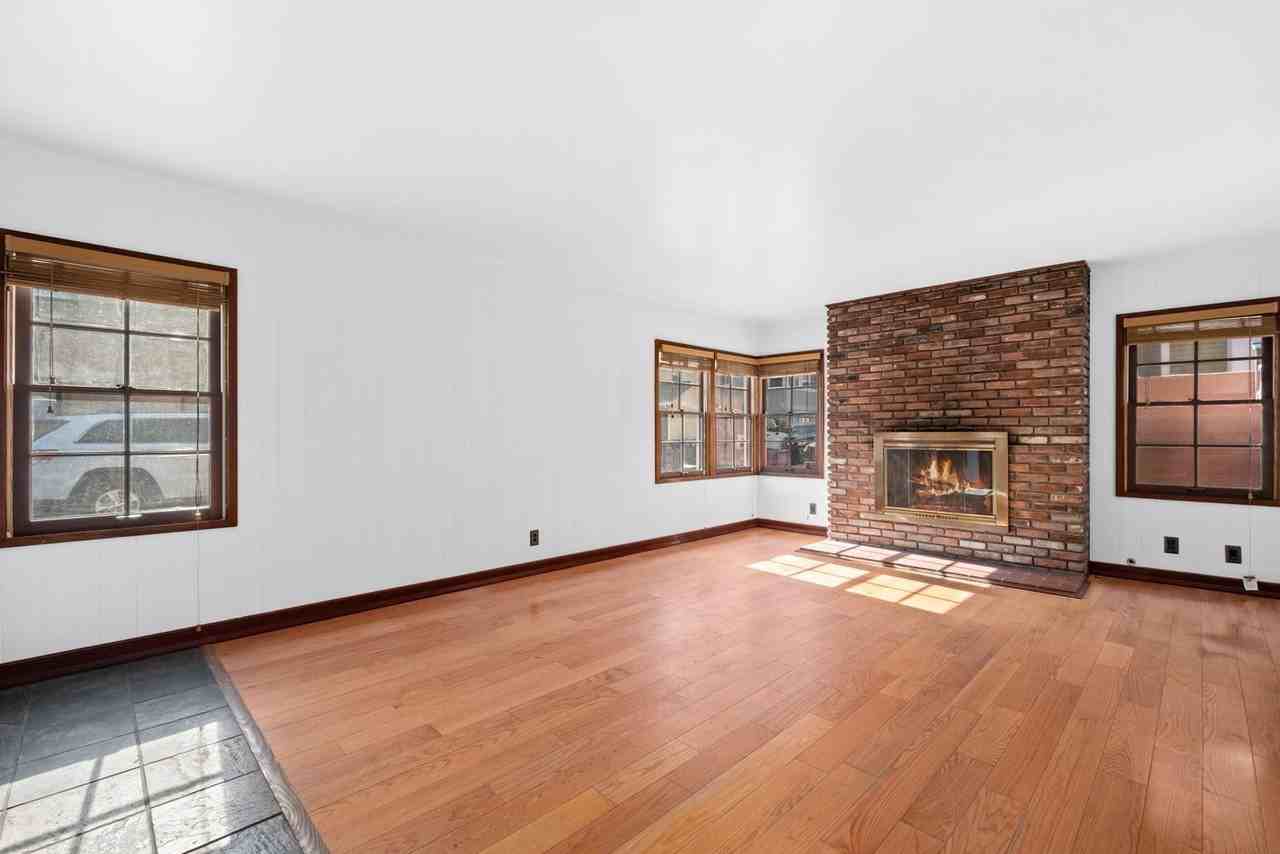 6520 E Ocean Blvd - Photo 5 of 9