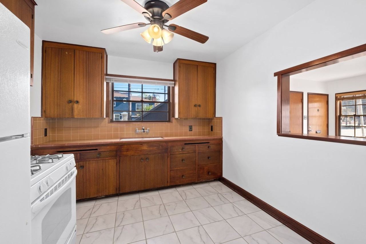 6520 E Ocean Blvd - Photo 6 of 9