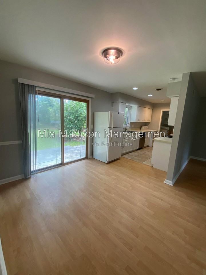 12 Sheridan Dr - Photo 6 of 14