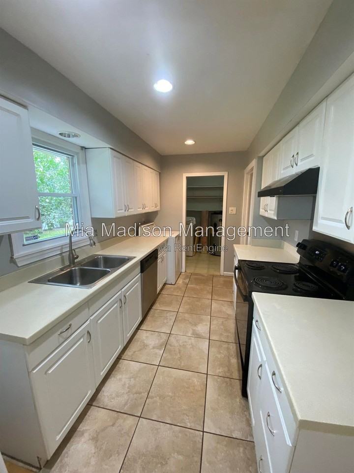 12 Sheridan Dr - Photo 7 of 14