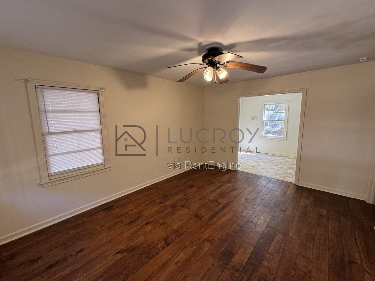 2786 Brookwood Dr - Photo 3 of 9