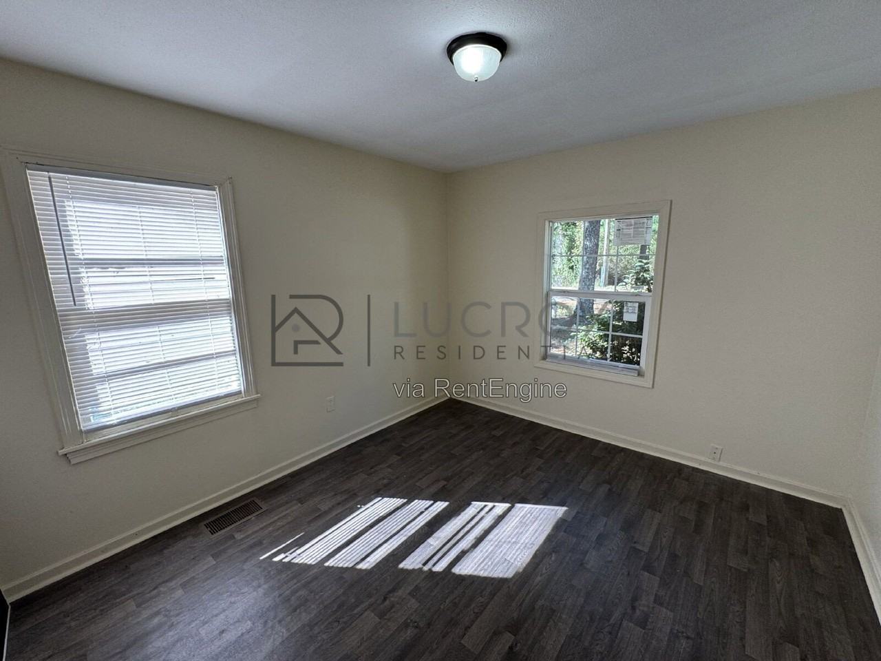 2786 Brookwood Dr - Photo 7 of 9