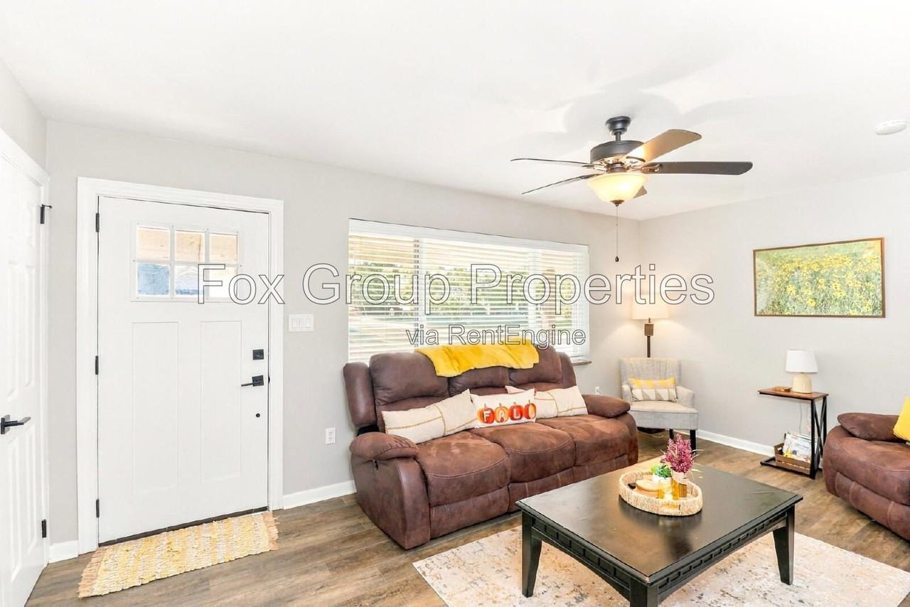 824 Kerley Ct - Photo 5 of 17