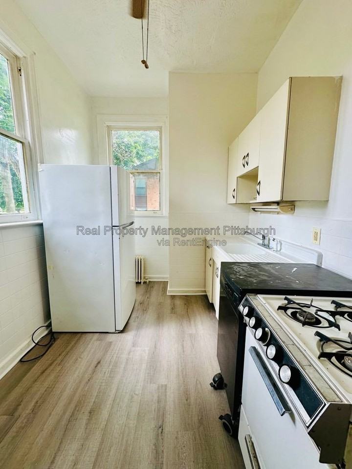 504 Coal St #1 - Photo 7 of 11