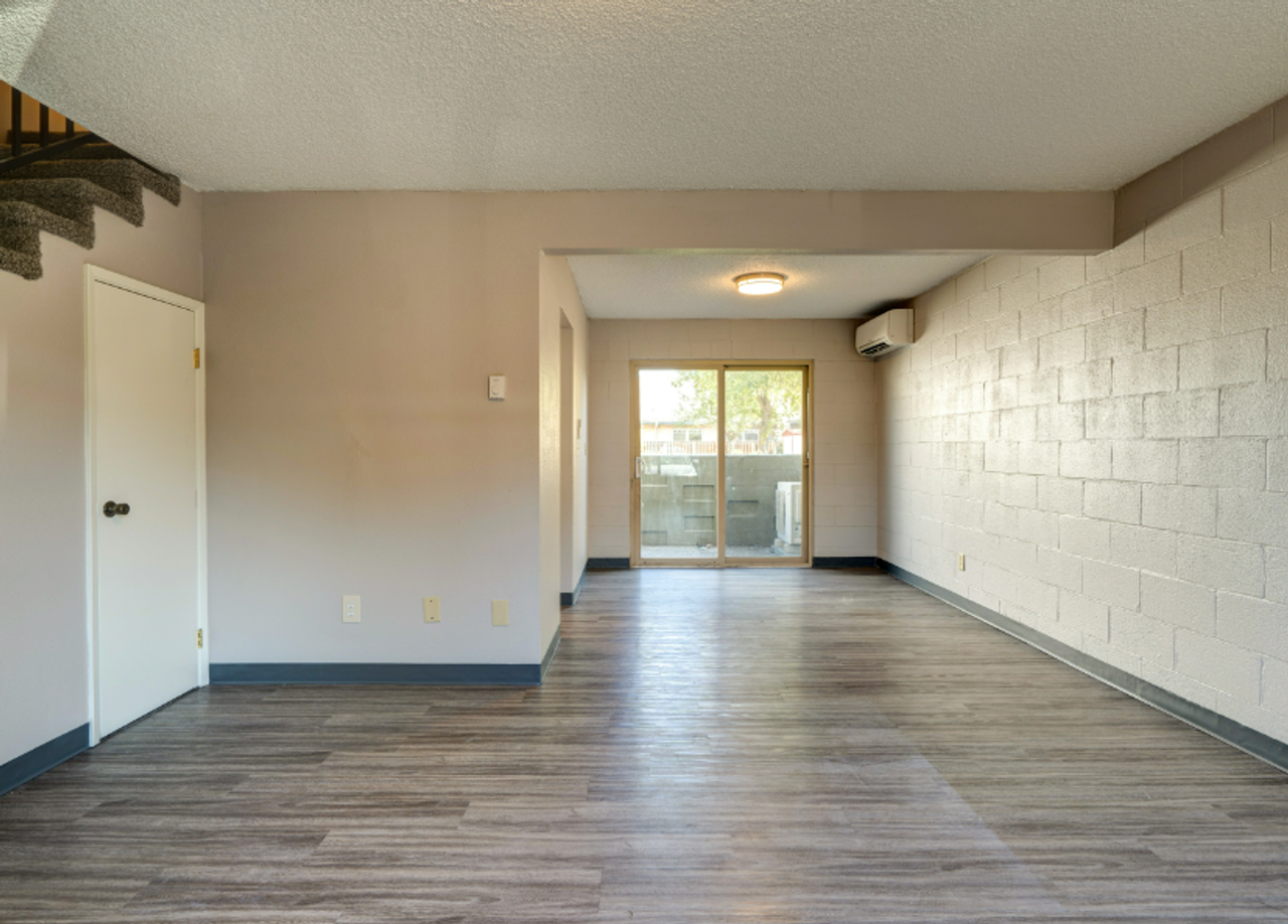 940 Nw 2nd St #4 - Photo 7 of 12