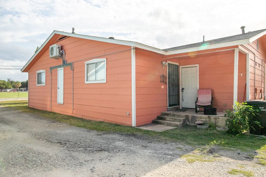 2613 W French Pl #2613 - Photo 4 of 19