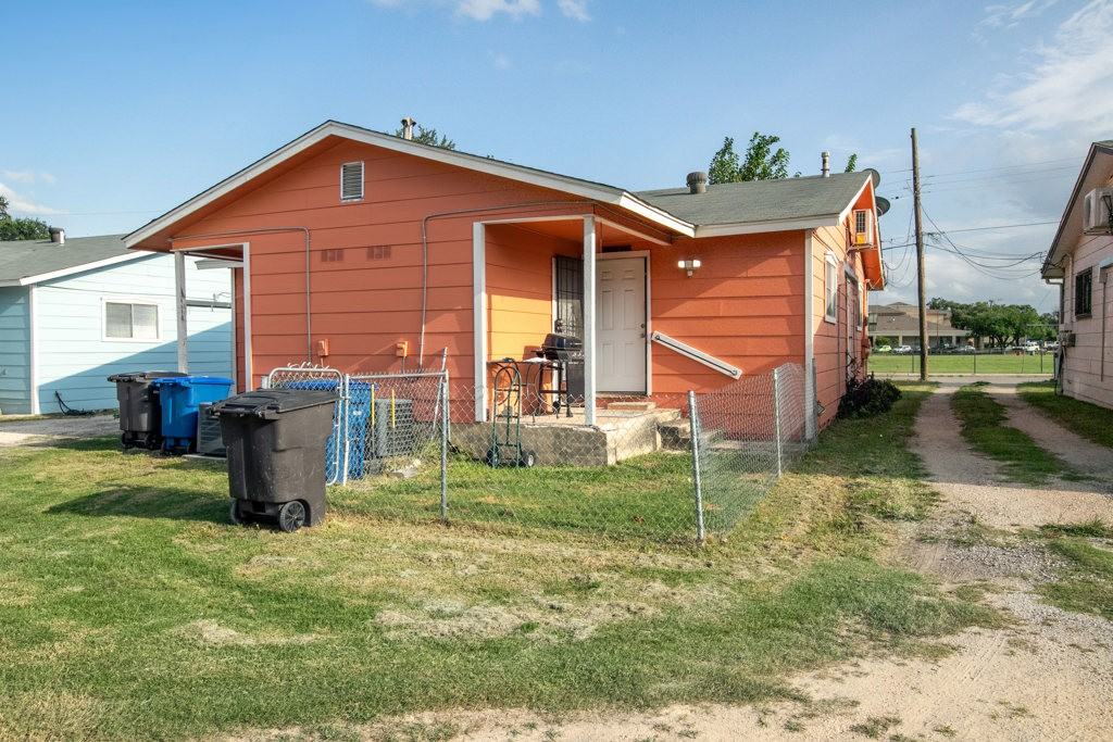 2613 W French Pl #2613 - Photo 5 of 19