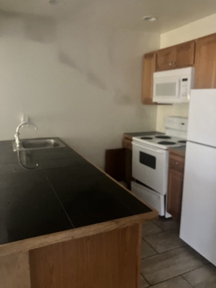 933 Main St #3 - Photo 4 of 8