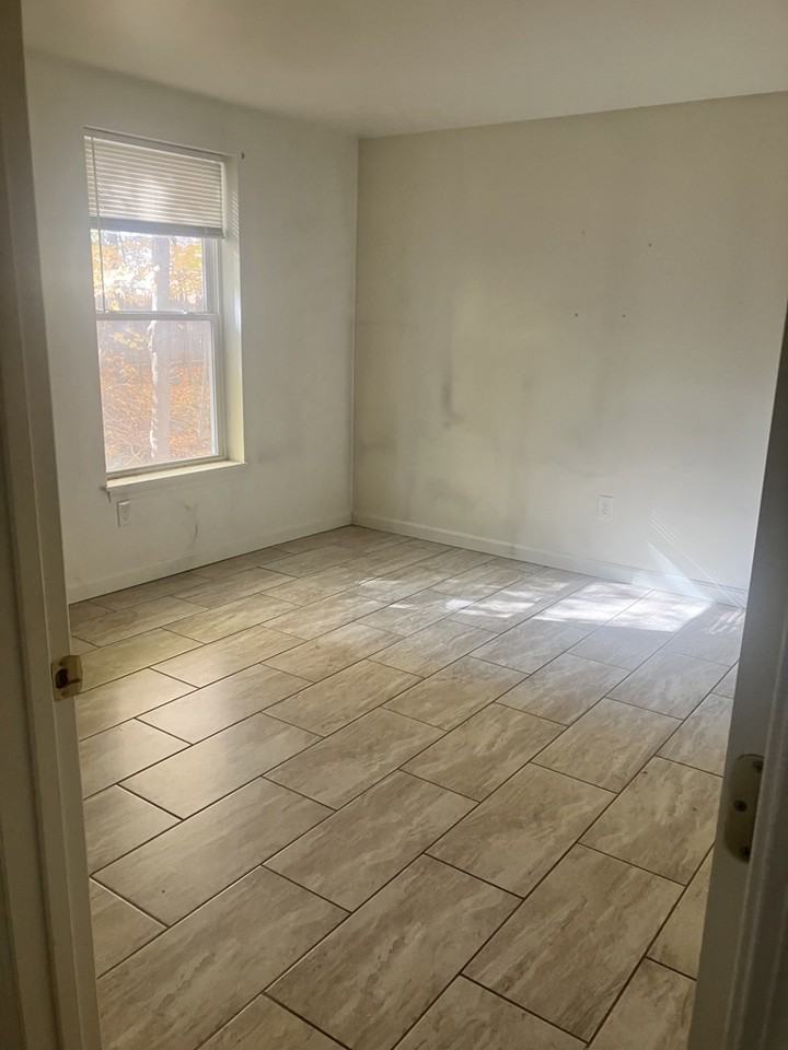 933 Main St #3 - Photo 6 of 8