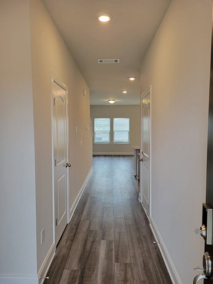 1916 Cascade Ct - Photo 3 of 18