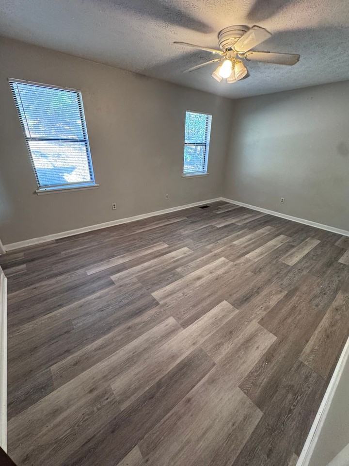 800 14th Ave Ne ##Ne - Photo 6 of 10