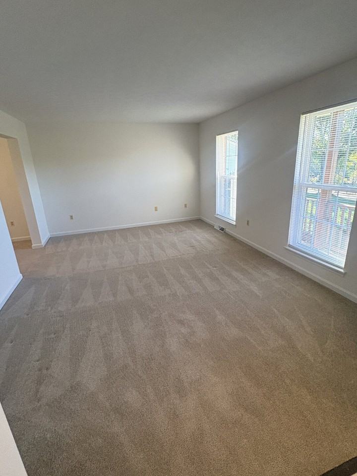 435 New Windsor Rd - Photo 2 of 16