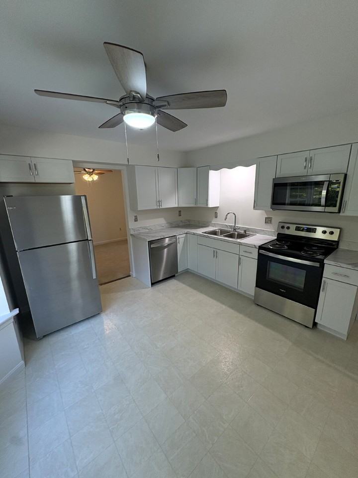 435 New Windsor Rd - Photo 5 of 16