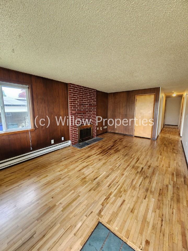 1716 E 65th St - Photo 2 of 11