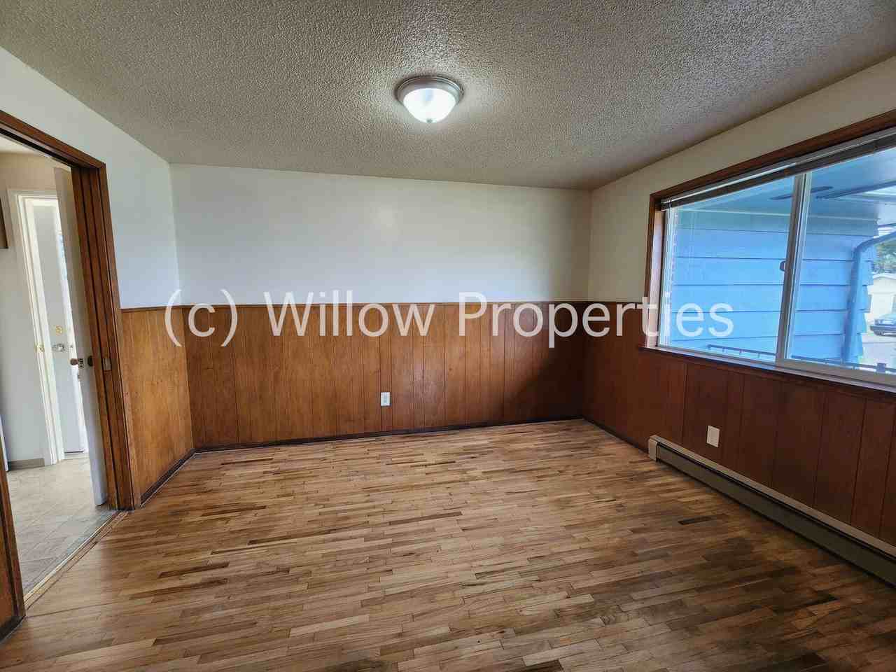 1716 E 65th St - Photo 3 of 11