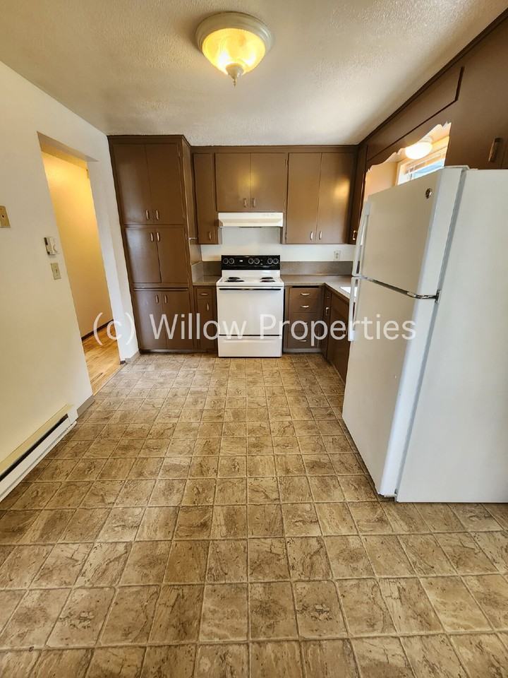 1716 E 65th St - Photo 4 of 11