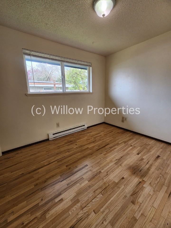 1716 E 65th St - Photo 7 of 11