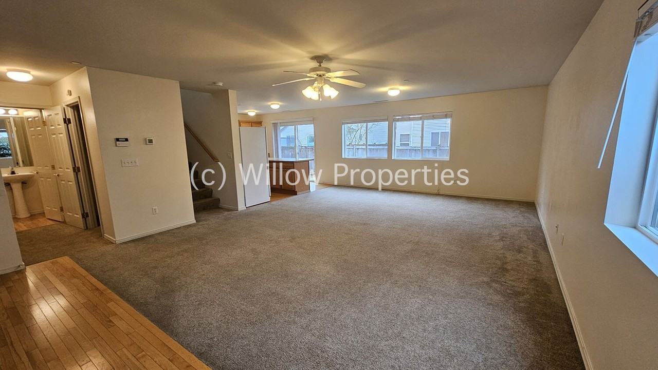 1237 Griggs St - Photo 2 of 11