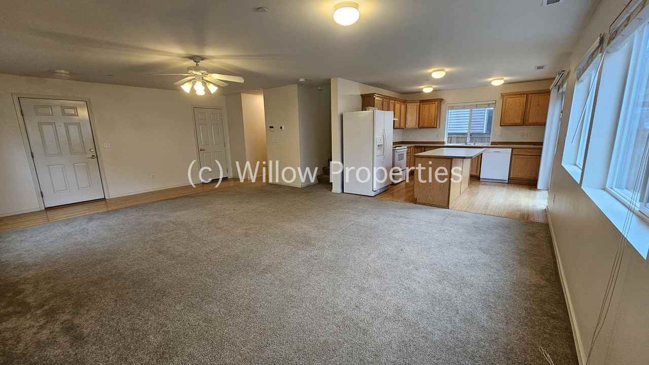 1237 Griggs St - Photo 3 of 11