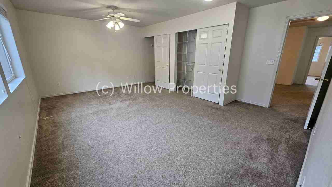 1237 Griggs St - Photo 6 of 11