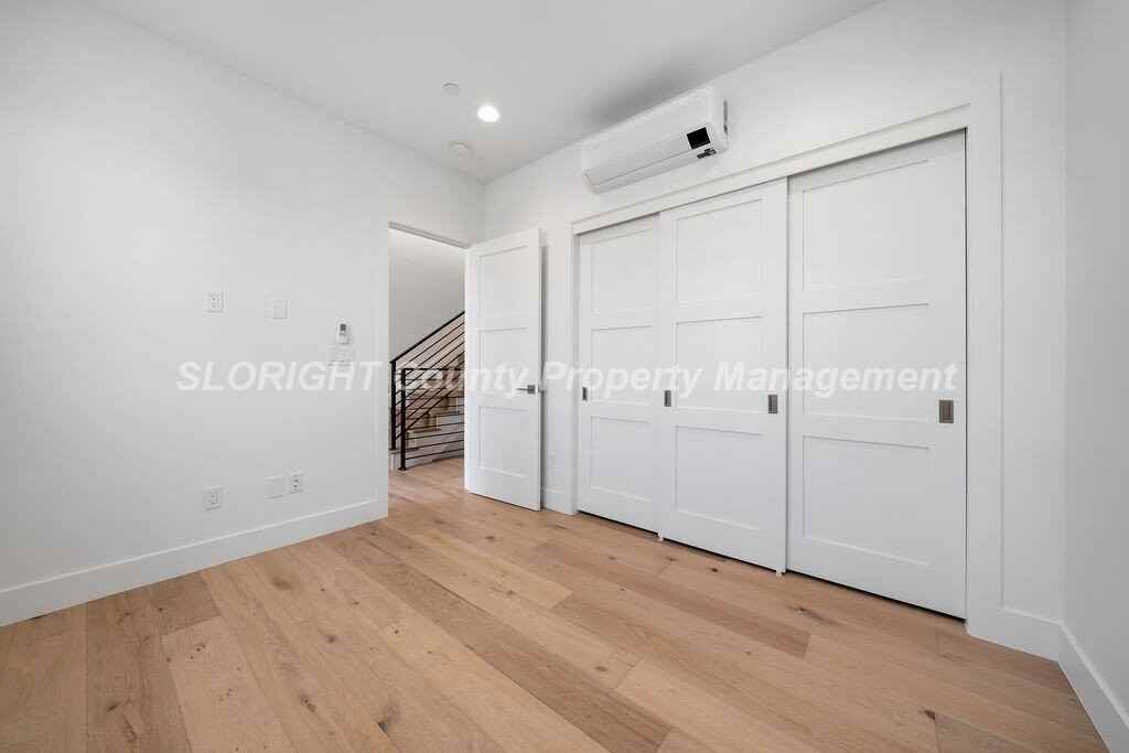 219 1st St - Photo 4 of 31