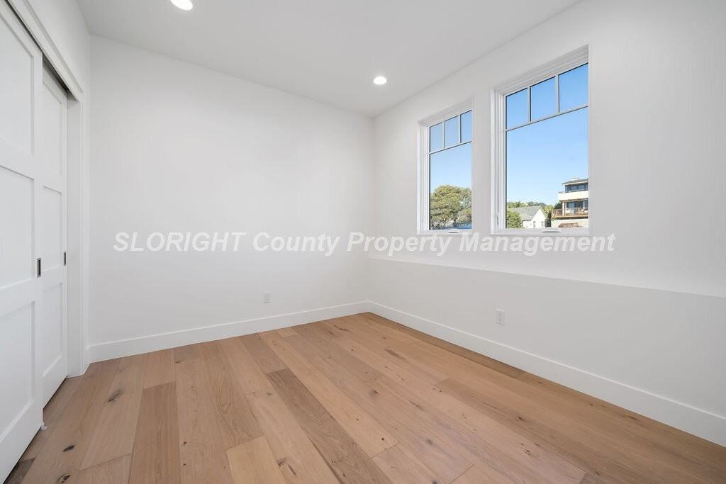 219 1st St - Photo 5 of 31