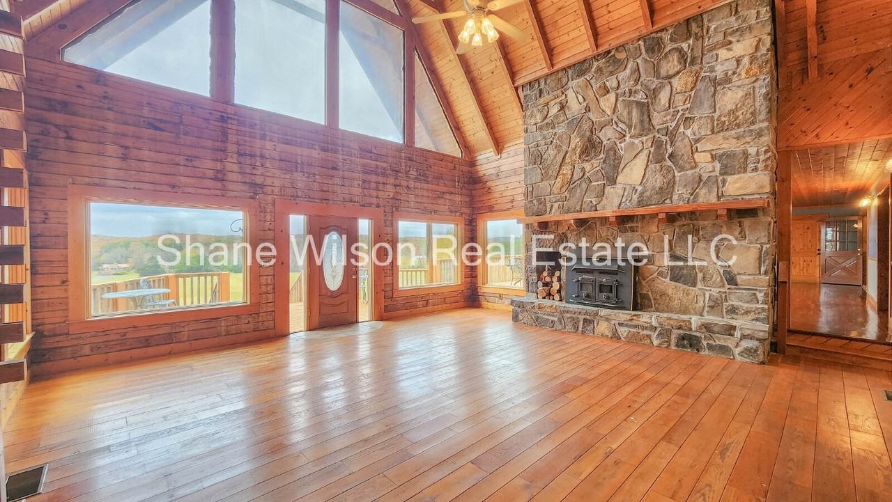218 Sugar Hollow Rd - Photo 4 of 35