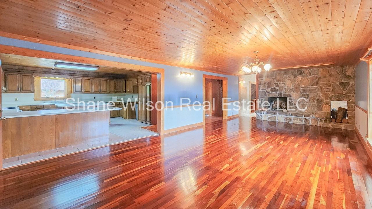 218 Sugar Hollow Rd - Photo 5 of 35