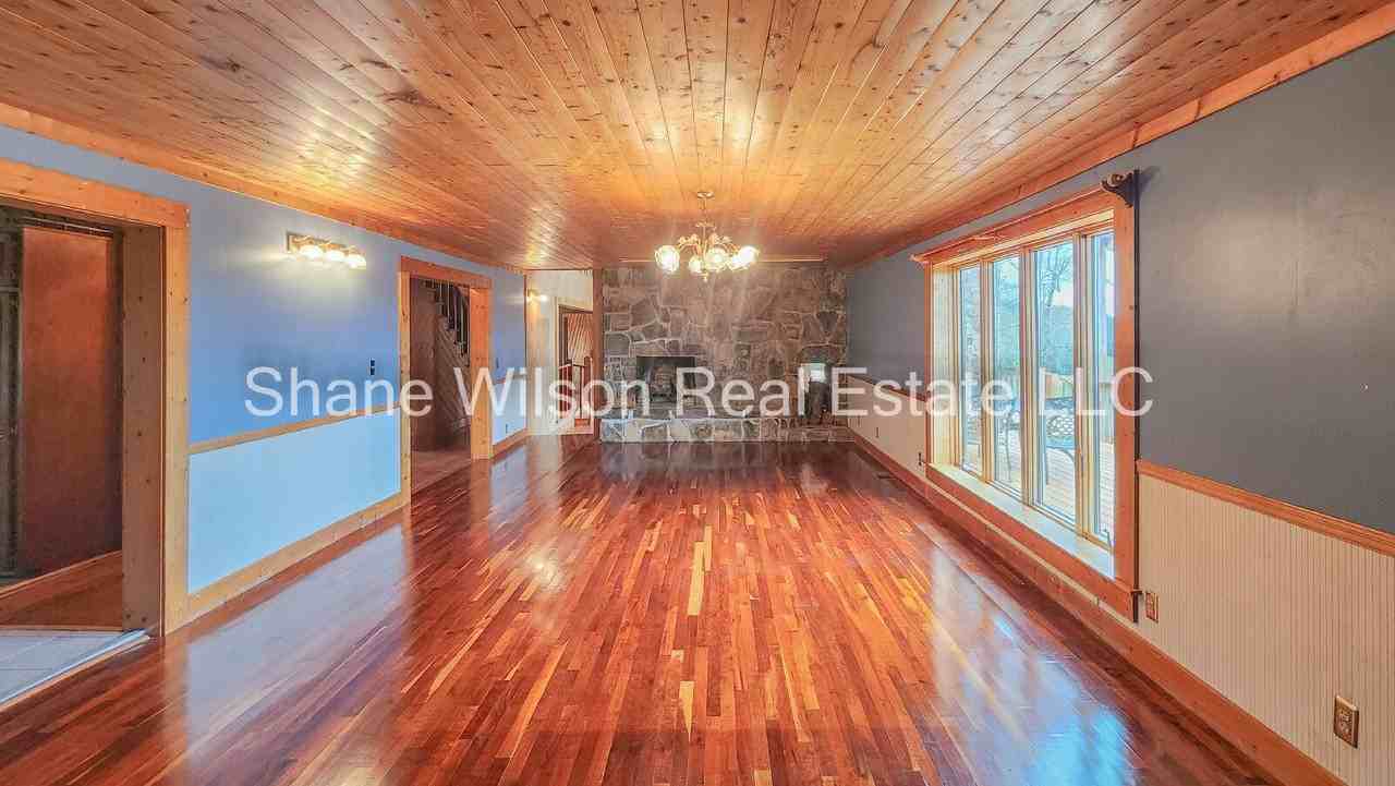 218 Sugar Hollow Rd - Photo 6 of 35