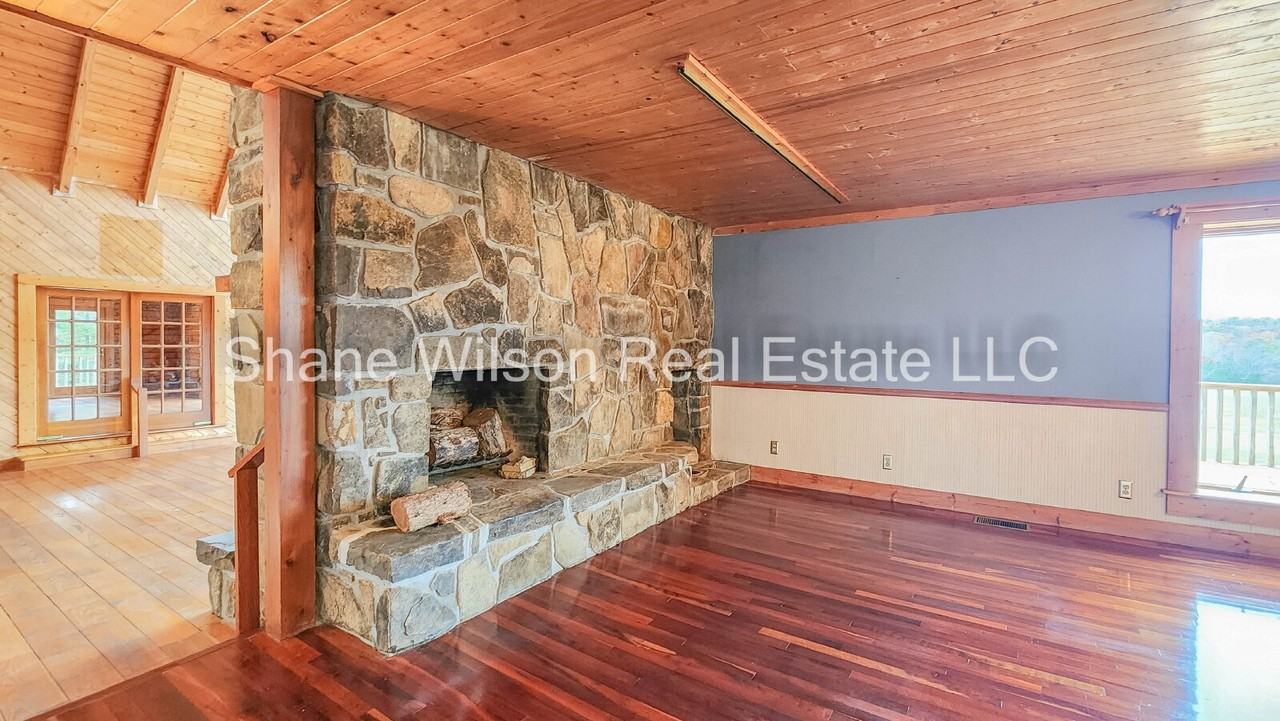 218 Sugar Hollow Rd - Photo 7 of 35