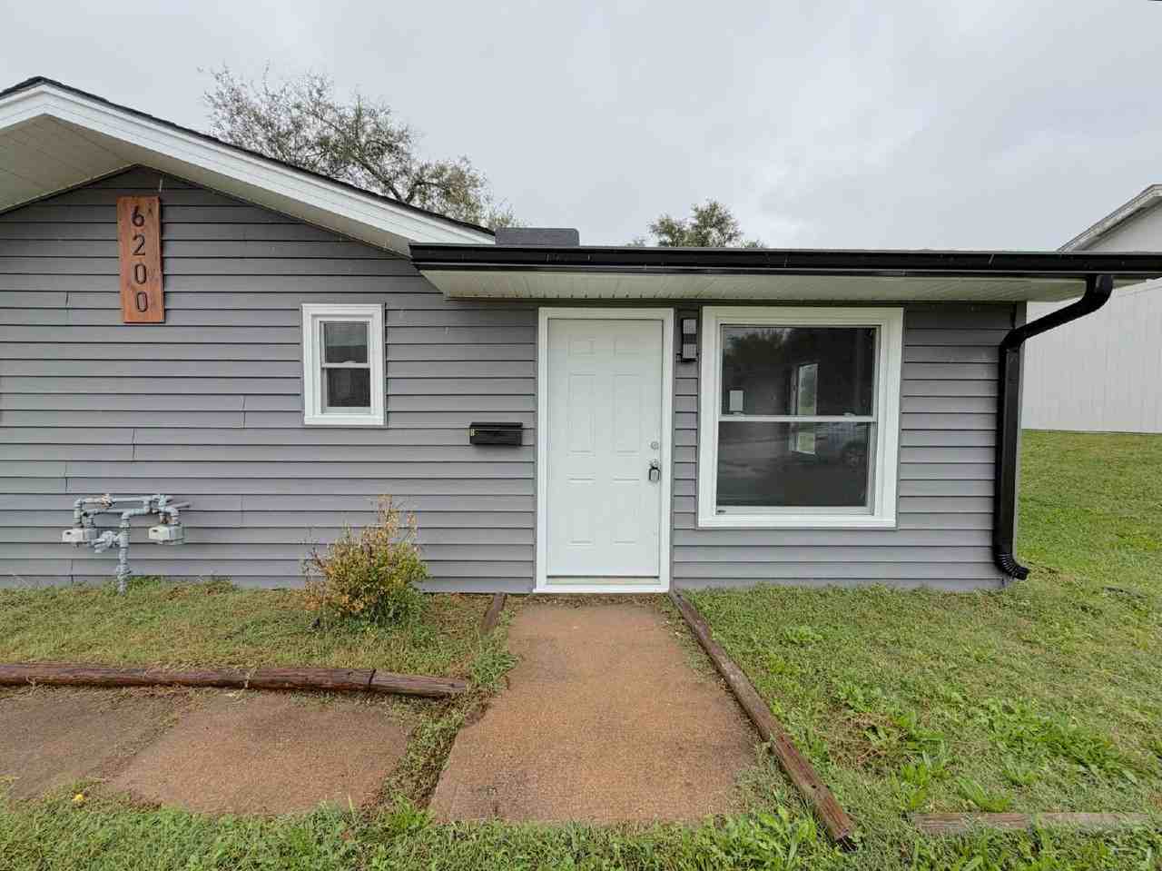 6200 E 155th St #B - Photo 2 of 13