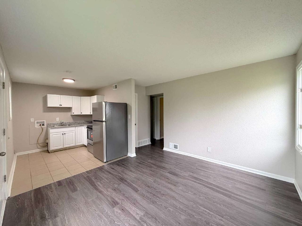 6200 E 155th St #B - Photo 5 of 13