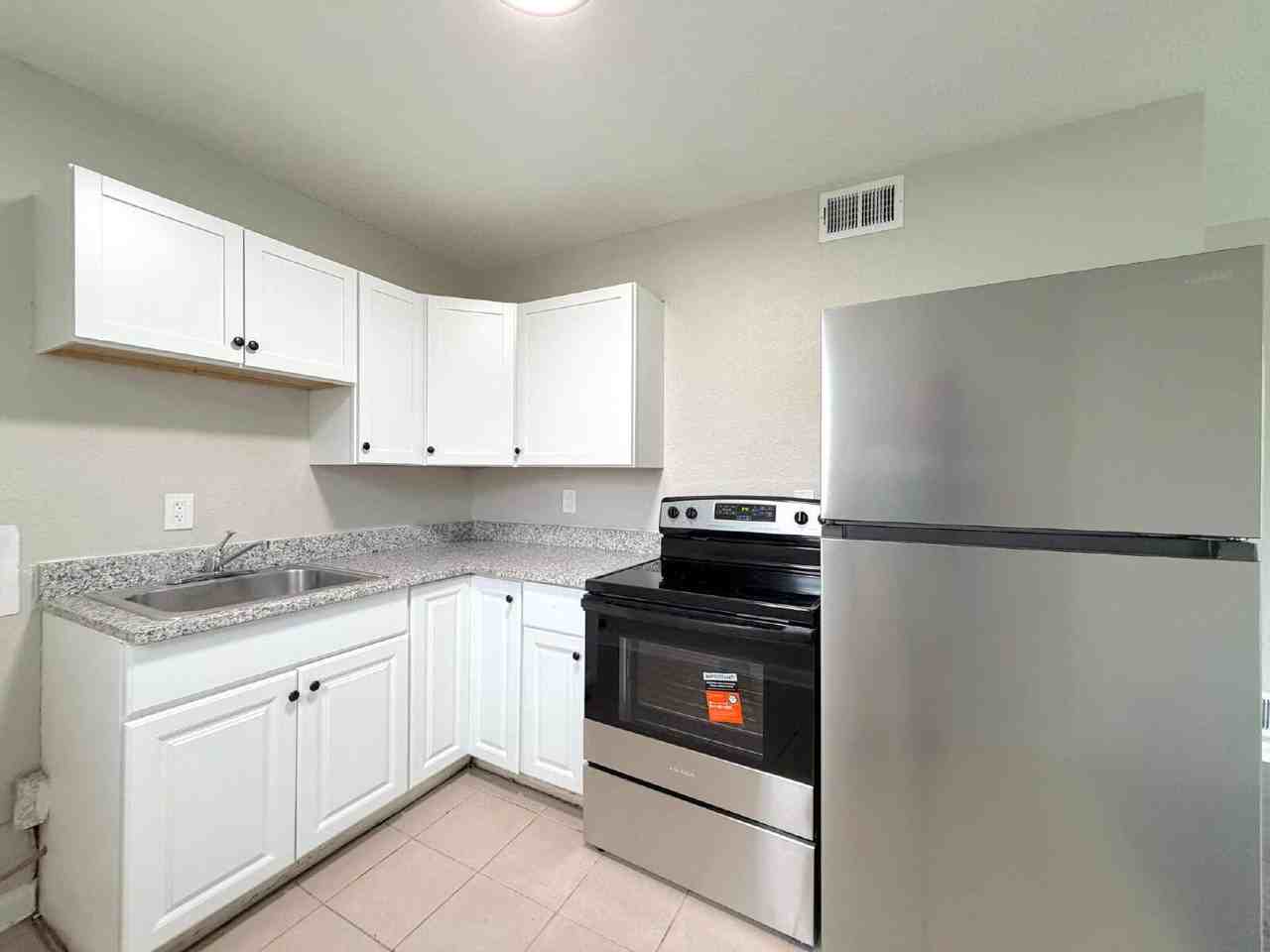 6200 E 155th St #B - Photo 6 of 13