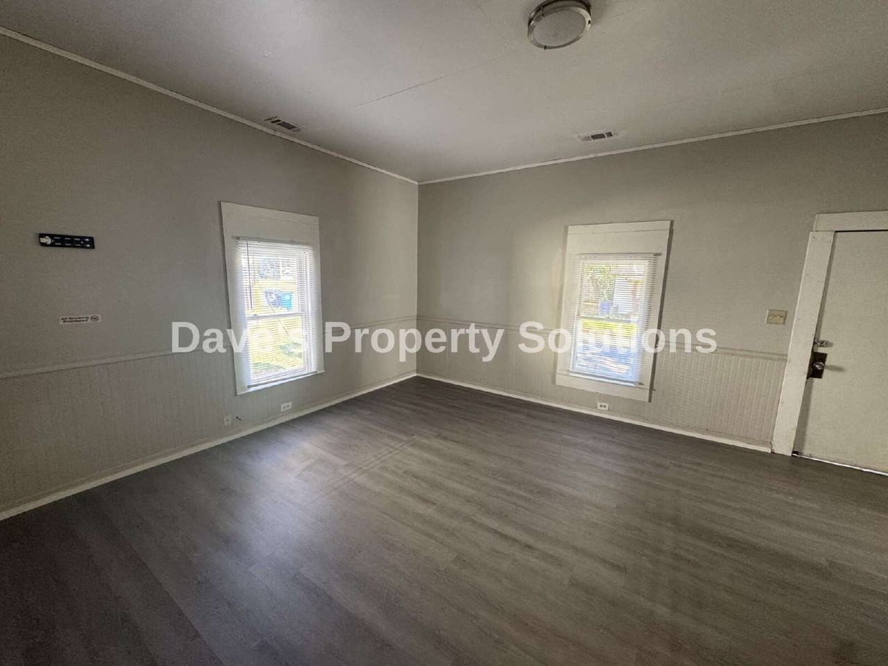 1812 Se Center St - Photo 4 of 16