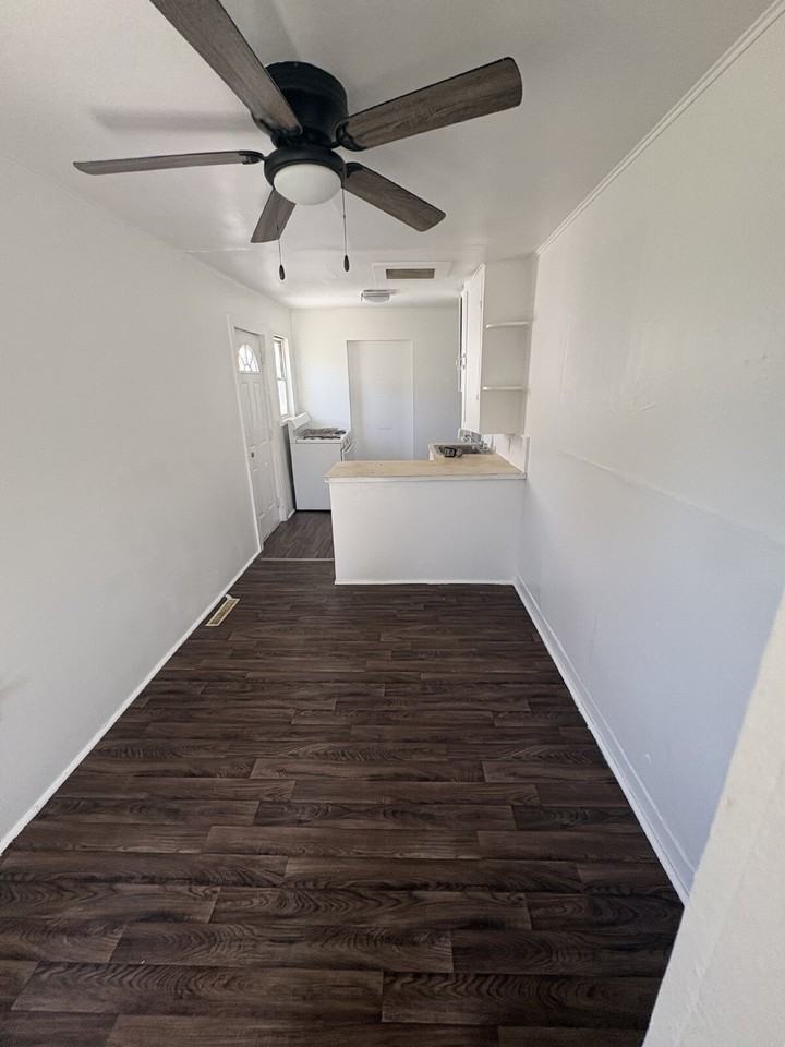 822 Campbell St #1 - Photo 4 of 11