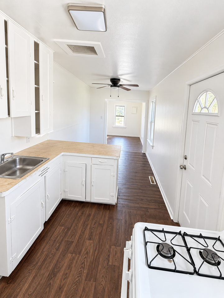 822 Campbell St #1 - Photo 5 of 11