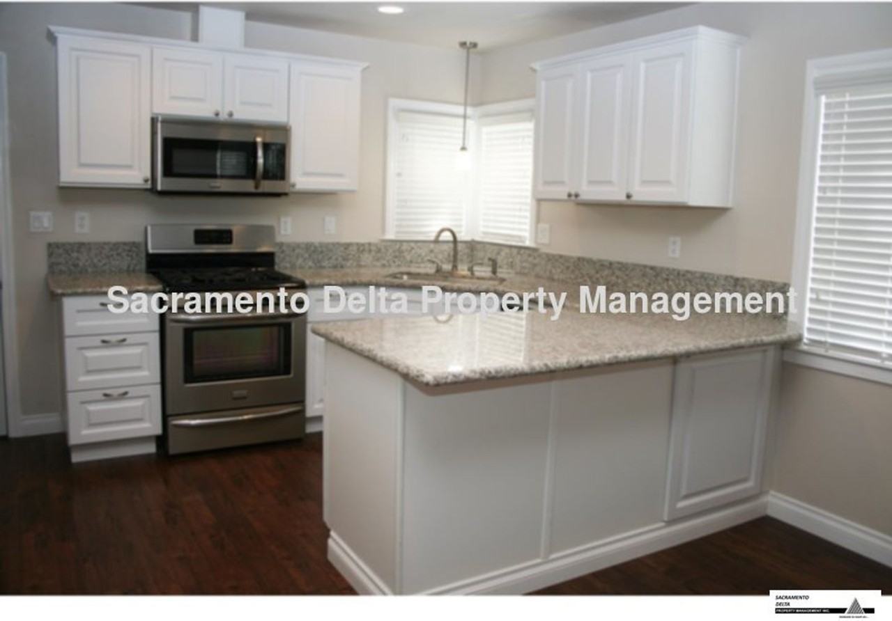 4205 56th St - Photo 3 of 8