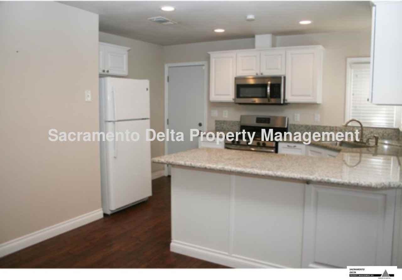 4205 56th St - Photo 4 of 8