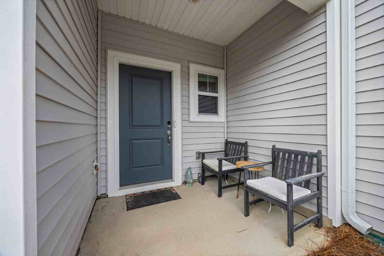 515 Tayberry Ln - Photo 4 of 32