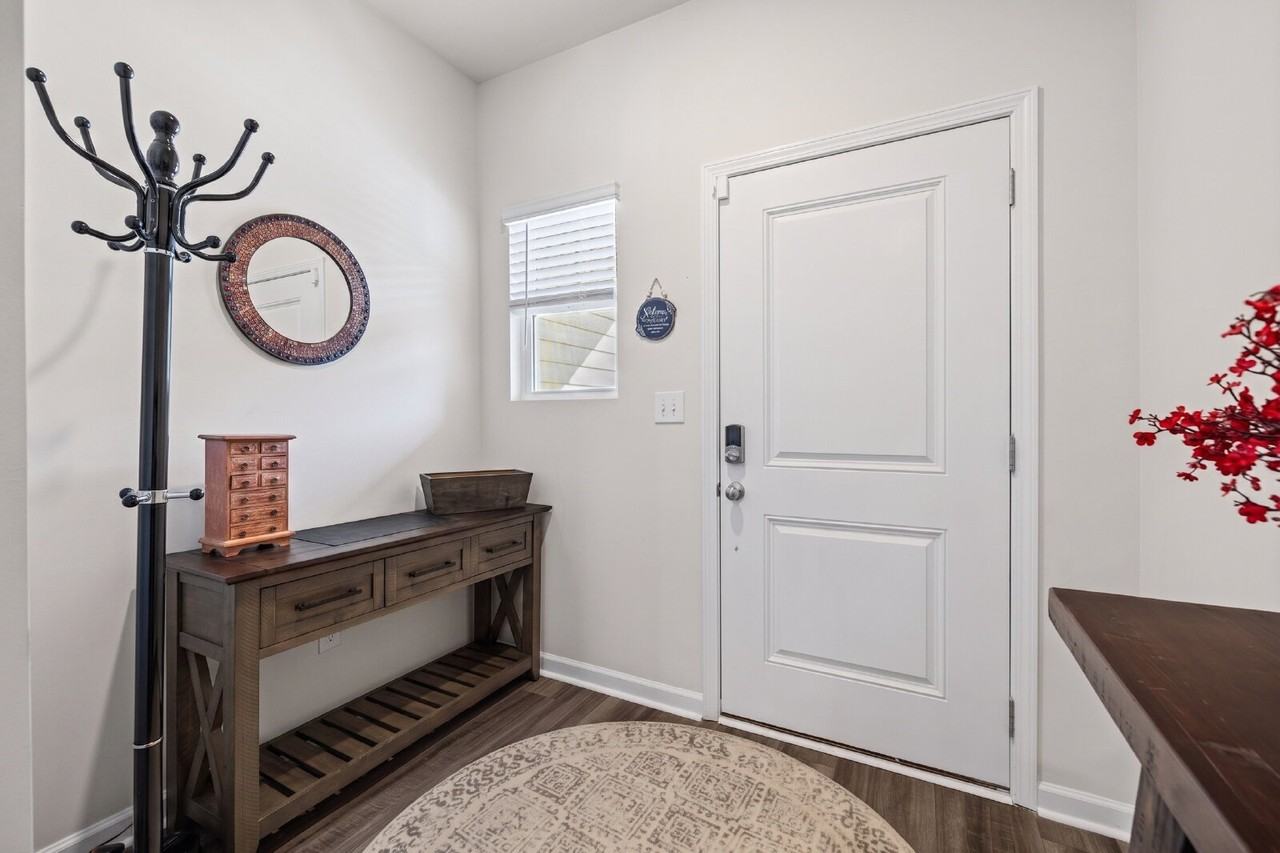 515 Tayberry Ln - Photo 5 of 32