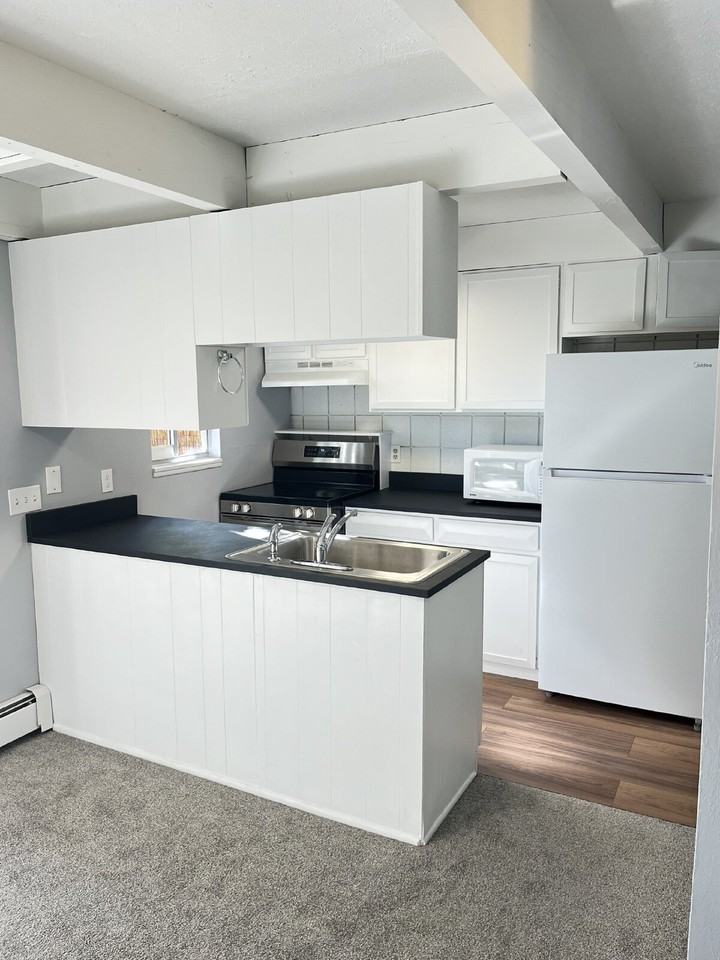 3572 Broadway St - Photo 3 of 30