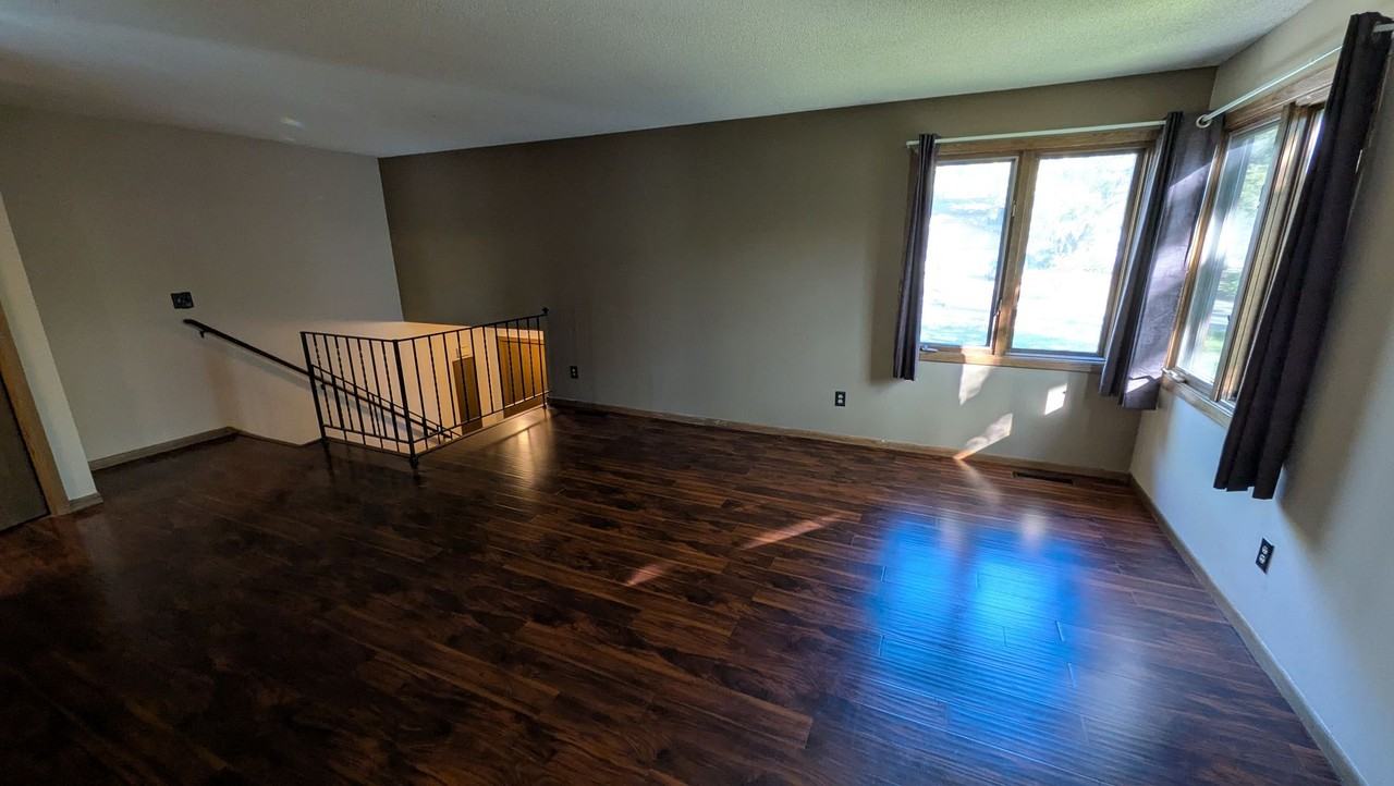 1232 Norton Ave Ne - Photo 2 of 9