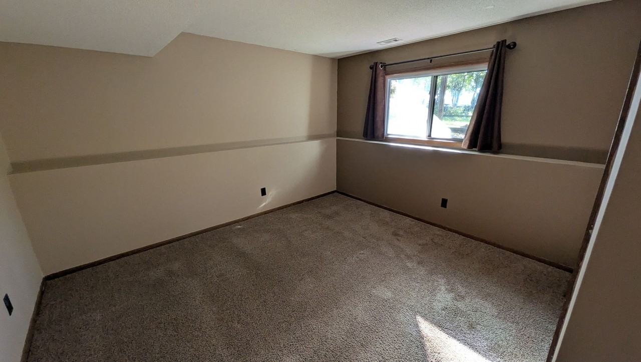 1232 Norton Ave Ne - Photo 7 of 9