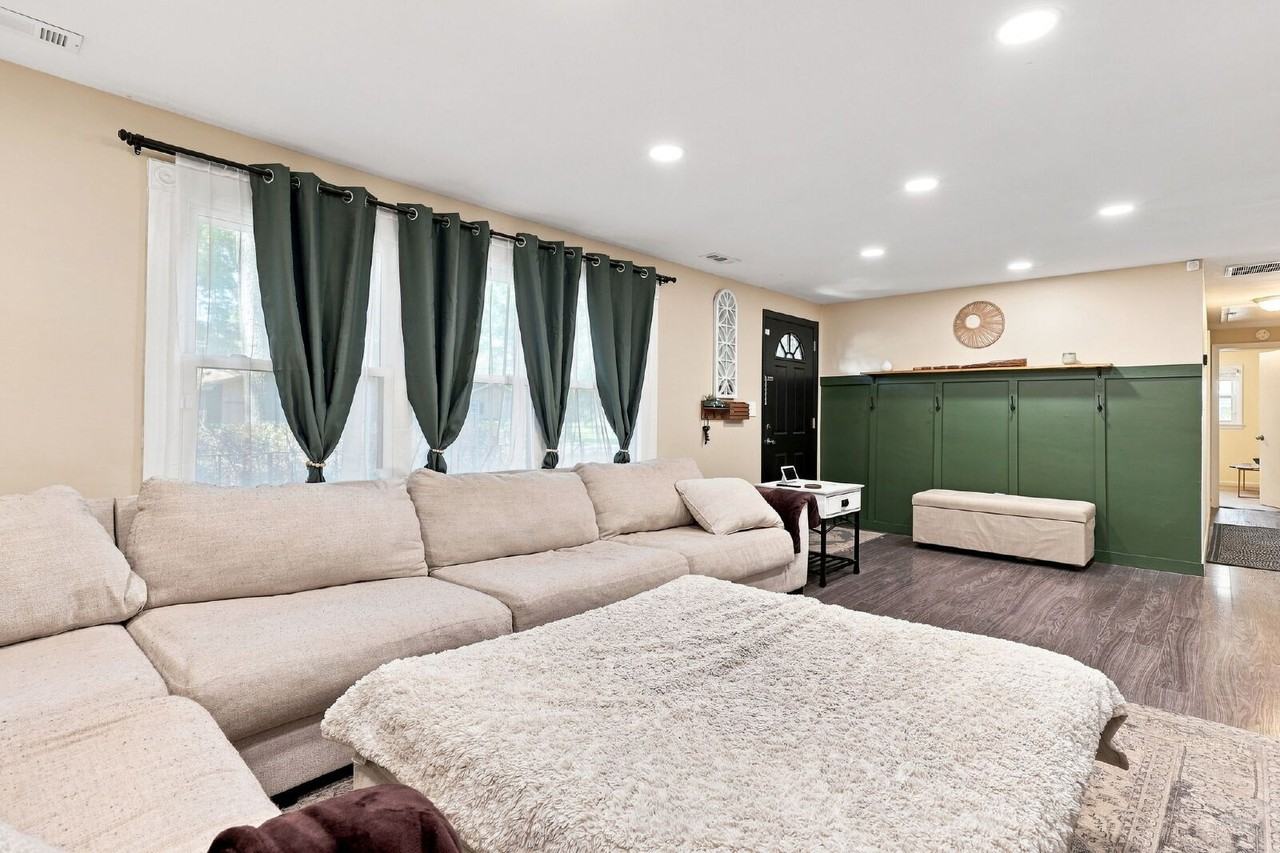 1041 Dulcie Ave - Photo 4 of 33