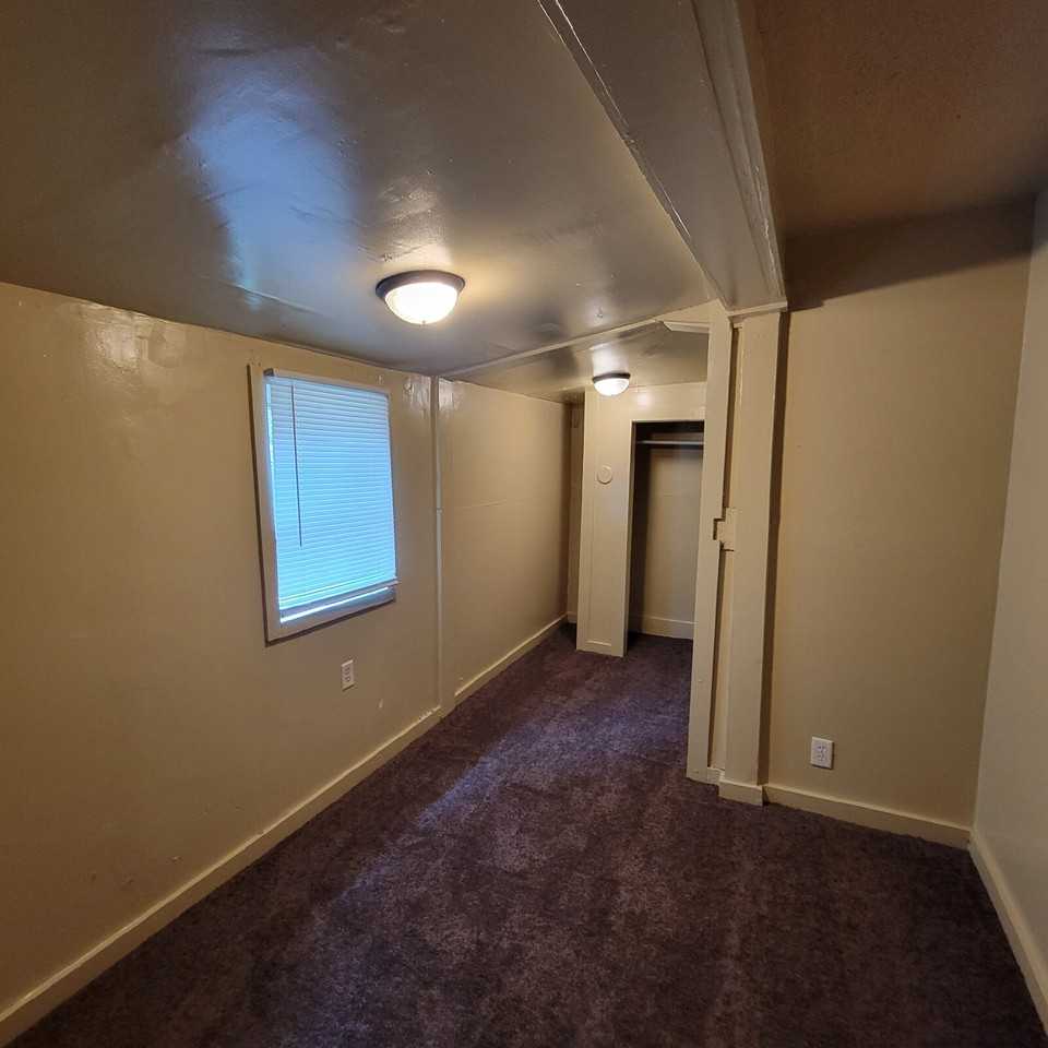 1623 Nelson Ave - Photo 4 of 8